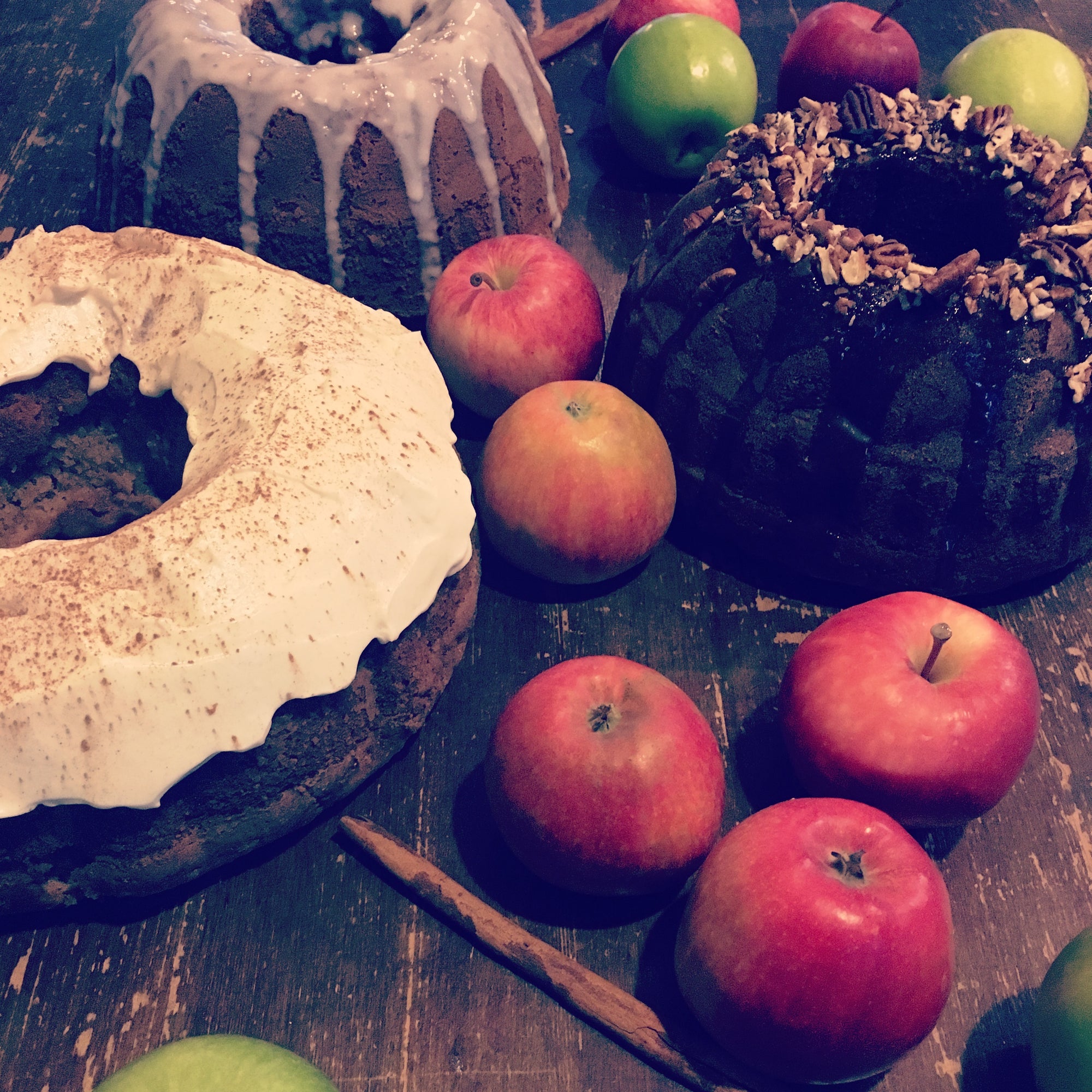 Apple Cinnamon Bundt Cake with Cream Cheese Frosting Recipes