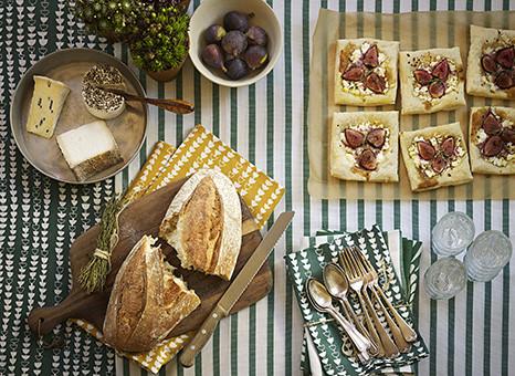 Tablecloths, napkins, table runners in gorgeous shades or green in stripes, solids and patterns. Ships from Canada worldwide including the USA