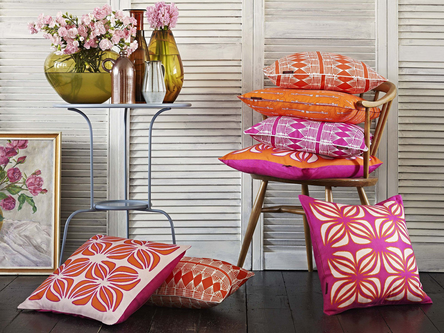 Decorative throw pillows in great shades of pink and bold modern patterns and stripes. Ships from Canada worldwide including the USA