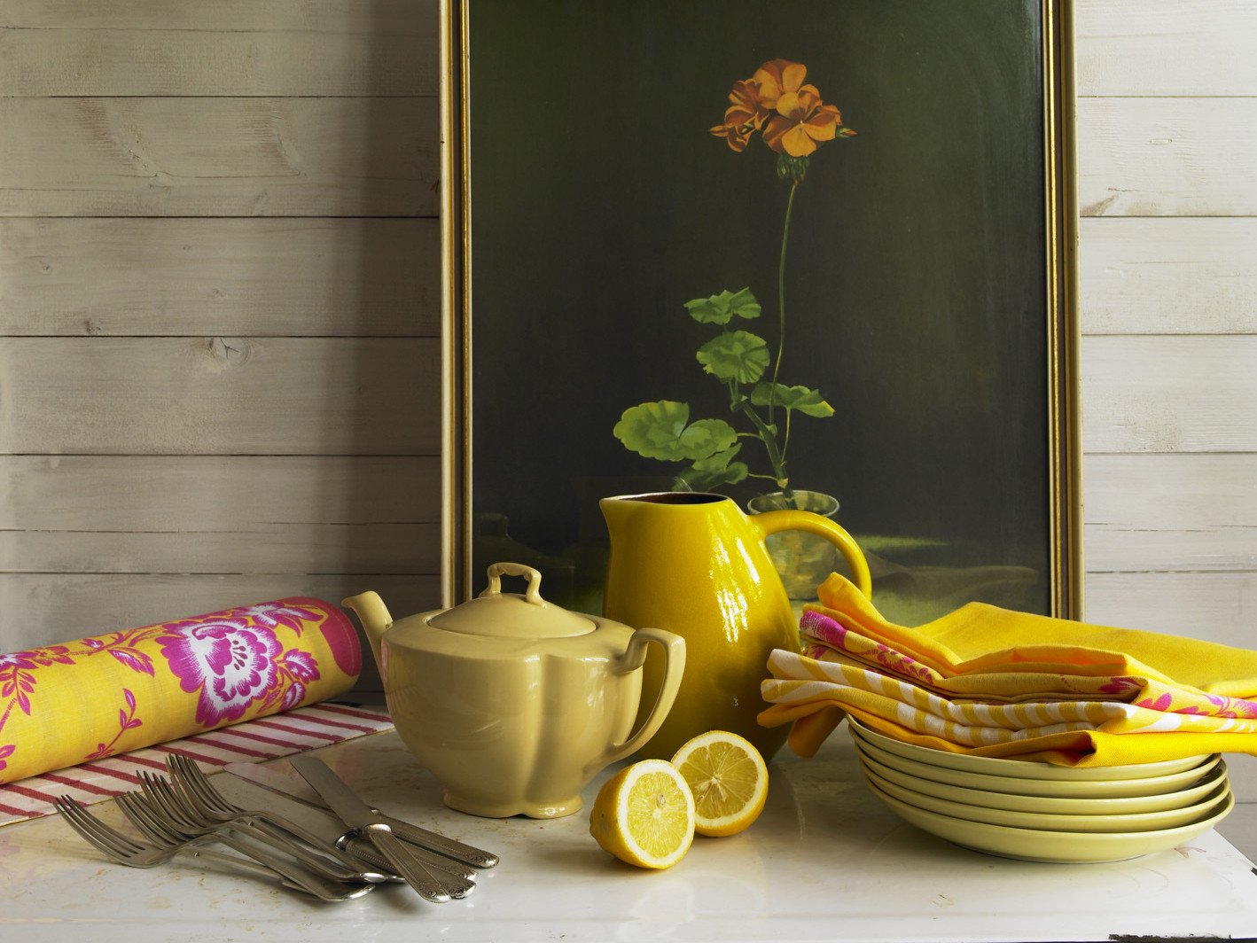 Cotton linen pattern and stripe tablecloths, napkins and table runners in shades of yellow. Ships from Canada worldwide including the USA