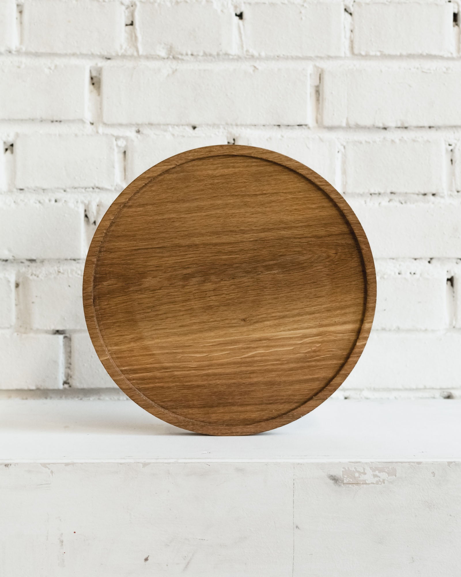 Fuga Large Round Oak Serving Board with Recessed Center 30cm diameter